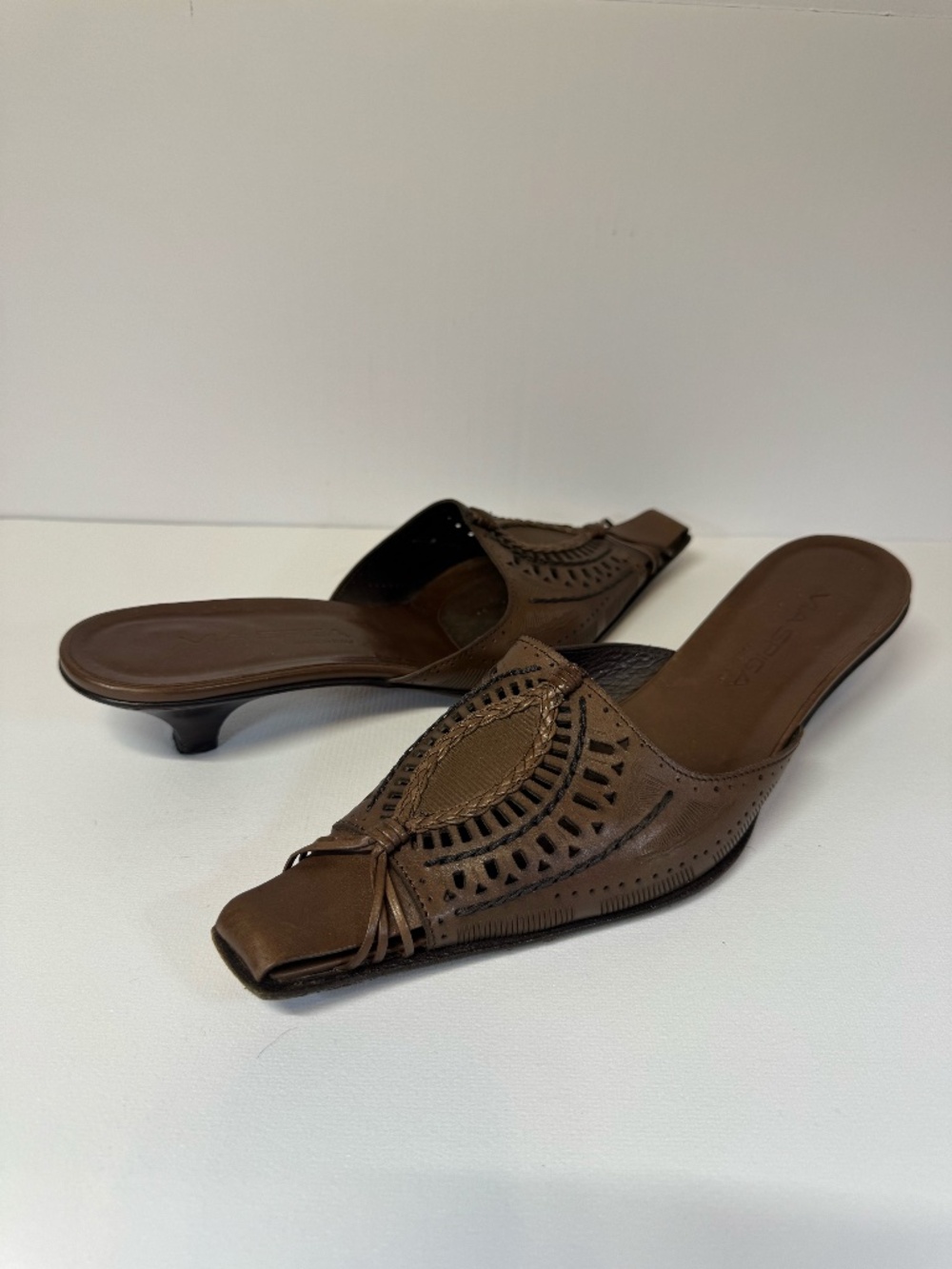 Via Spiga Made in Italy Brown Leather Cutout Kitten Heel Mule Sandals Size 9.5